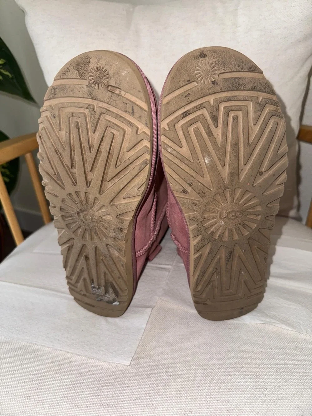 Ugg Australia Bailey Bow Short Mid-Calf Purple Pink Suede Sheepskin Boots Sz 8
